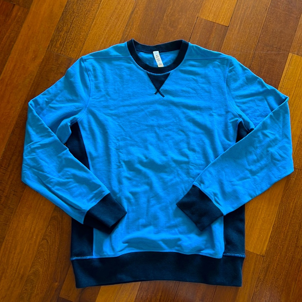 Lululemon men’s sweatshirt
